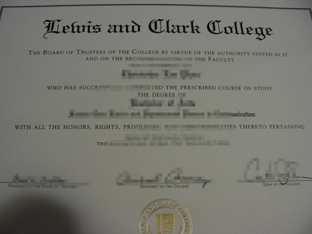 克拉克大学毕业证书模板